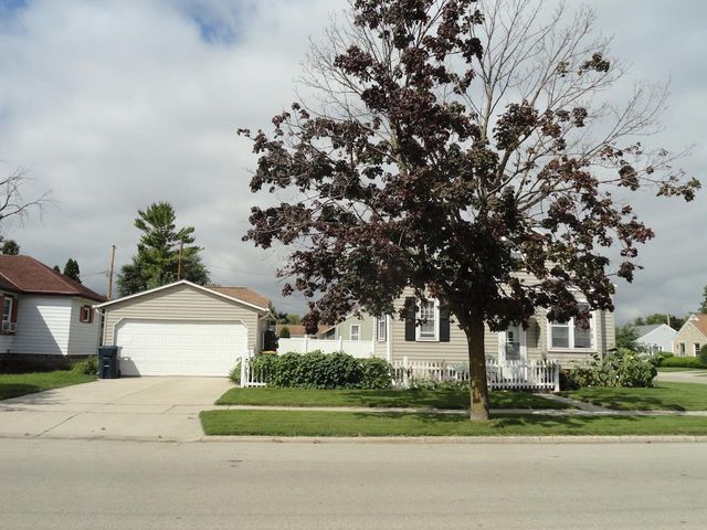 398 E 11TH STREET, Fond Du Lac, WI 54935