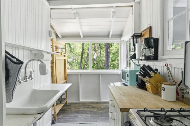 2 Prospect Avenue, Shelter Island, NY 11964