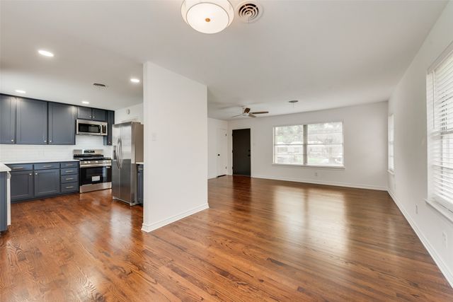 2523 San Medina Avenue, Dallas, TX 75228