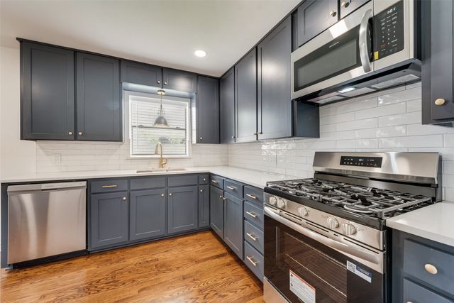 2523 San Medina Avenue, Dallas, TX 75228