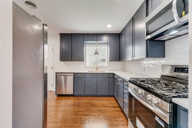 2523 San Medina Avenue, Dallas, TX 75228