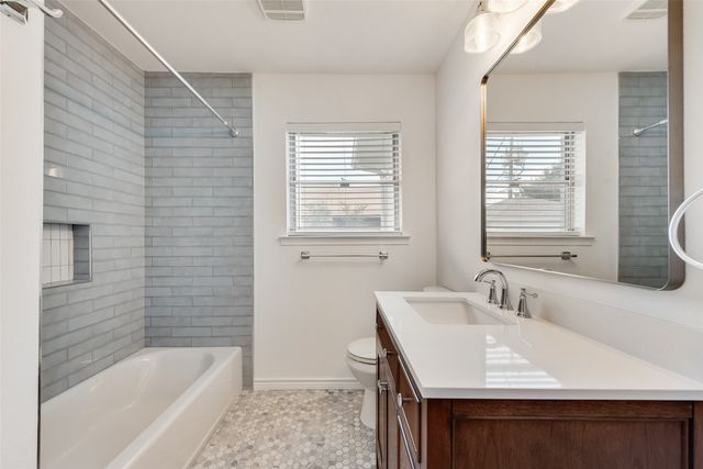 2523 San Medina Avenue, Dallas, TX 75228