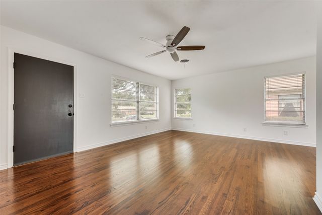 2523 San Medina Avenue, Dallas, TX 75228