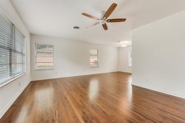 2523 San Medina Avenue, Dallas, TX 75228
