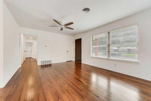 2523 San Medina Avenue, Dallas, TX 75228
