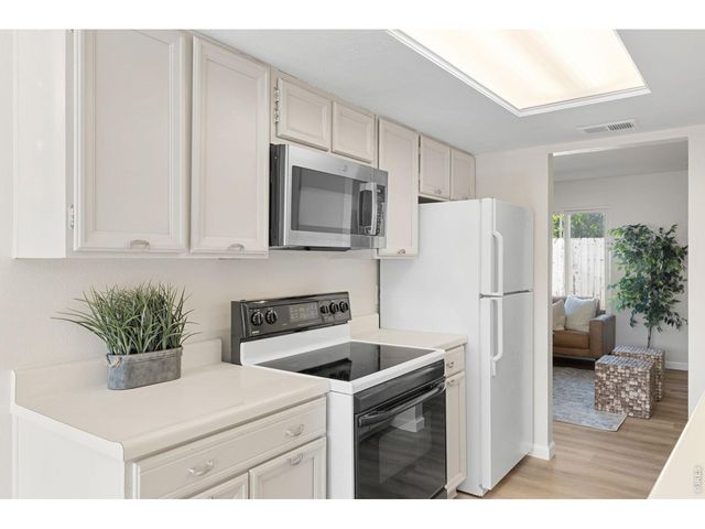 2666 Sherwood Cir, Boulder, CO 80304