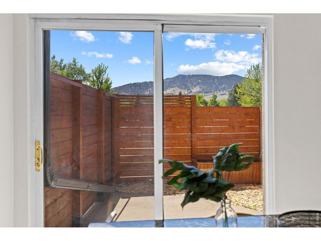 2666 Sherwood Cir, Boulder, CO 80304