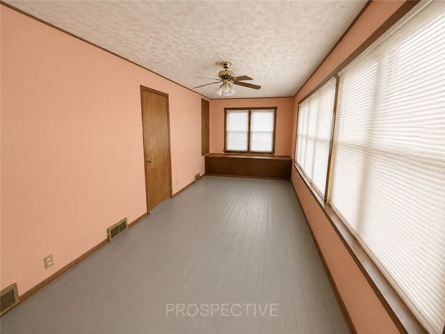 28 Grant St, Menallen Twp, PA 15468