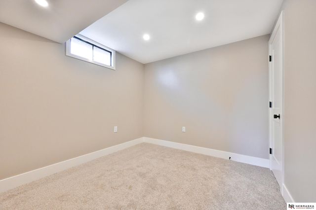 9144 Boyd Street, Omaha, NE 68134