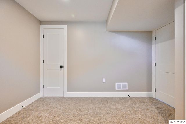 9144 Boyd Street, Omaha, NE 68134