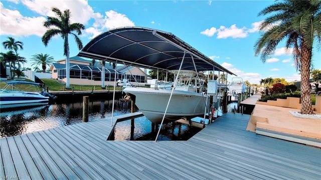 3328 SE 17th PL, Cape Coral, FL 33904