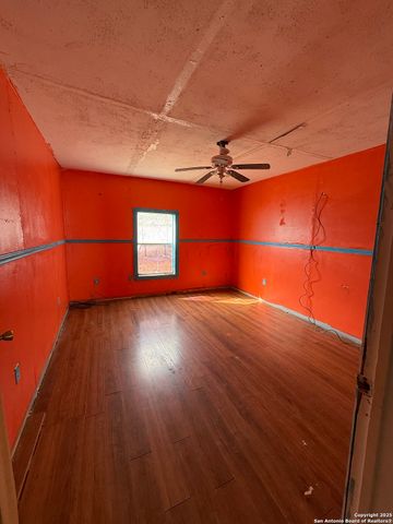 279 Cenizo, Carrizo Springs, TX 78834