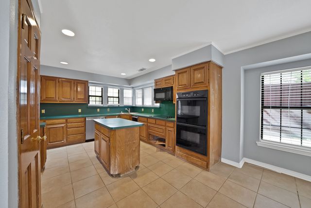 5 Creekcrest Court, Allen, TX 75002