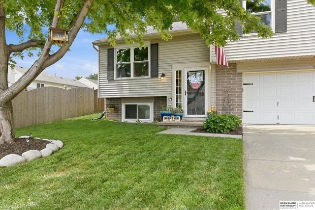 7418 S 176th Street, Omaha, NE 68136