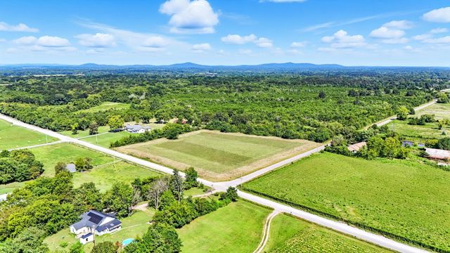 790 Squire Hall Rd, Bell Buckle, TN 37020