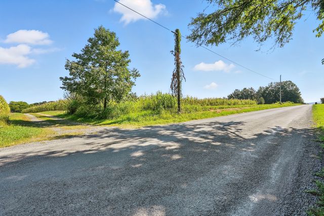 790 Squire Hall Rd, Bell Buckle, TN 37020