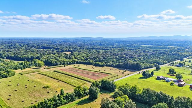 790 Squire Hall Rd, Bell Buckle, TN 37020