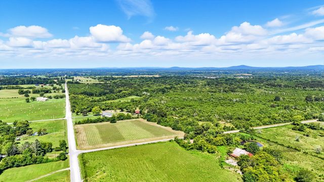 790 Squire Hall Rd, Bell Buckle, TN 37020