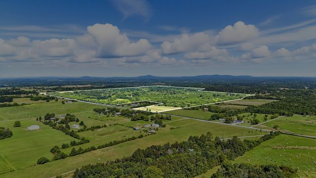 790 Squire Hall Rd, Bell Buckle, TN 37020