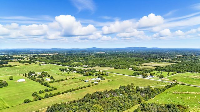 790 Squire Hall Rd, Bell Buckle, TN 37020