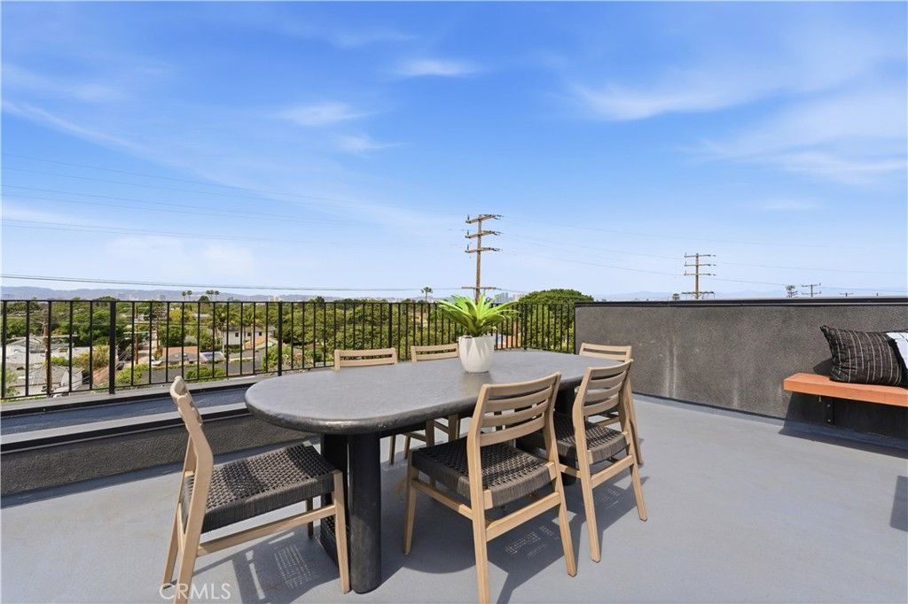 11702 Charnock Road, Los Angeles, CA 90066 — exterior