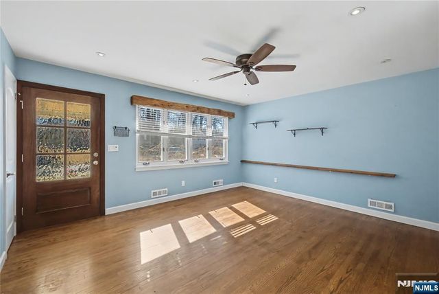 113 Seminole Avenue, Oakland, NJ 07436