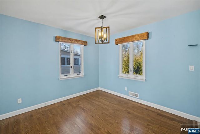 113 Seminole Avenue, Oakland, NJ 07436