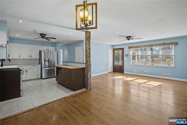 113 Seminole Avenue, Oakland, NJ 07436