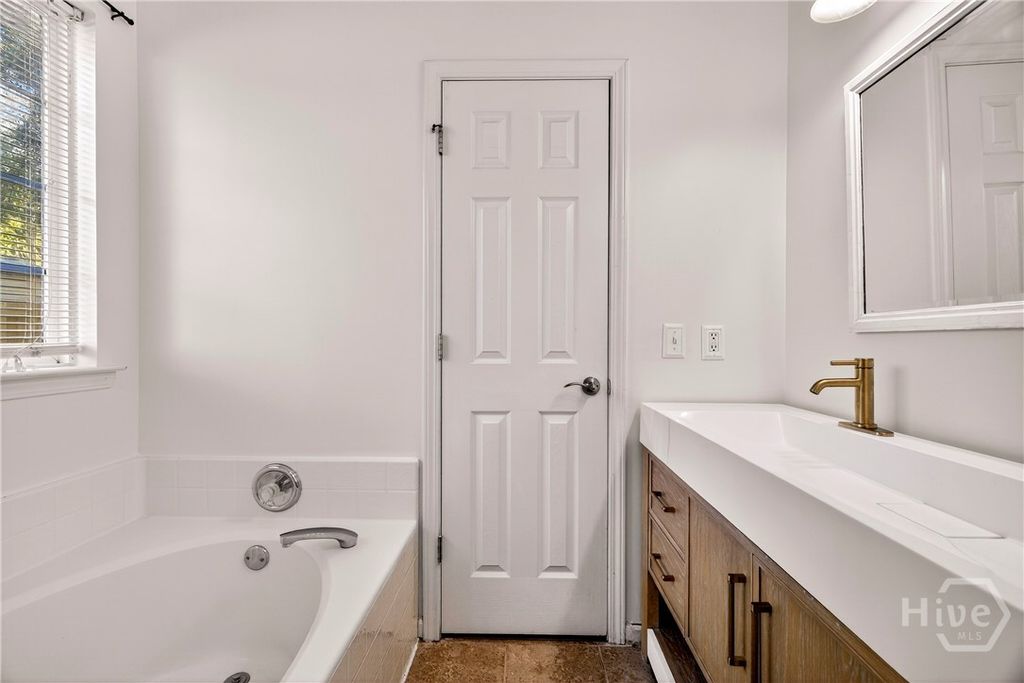 Image 15 of property listing at 111 Ashwood Drive, Pooler, GA 31322