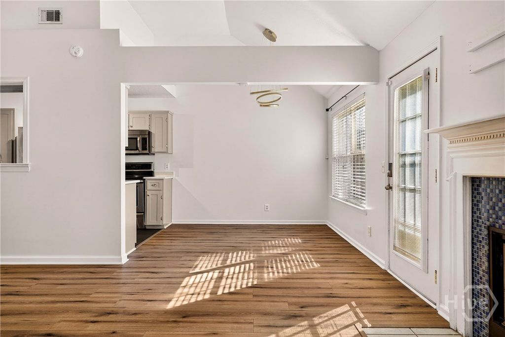 Image 6 of property listing at 111 Ashwood Drive, Pooler, GA 31322