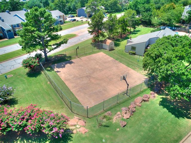 405 E Timberwind Road, Edmond, OK 73034