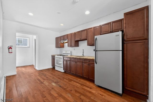 294 Governor St, Paterson City, NJ 07501