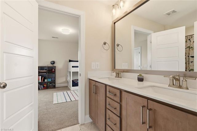 1720 Eastover Drive, Kernersville, NC 27284