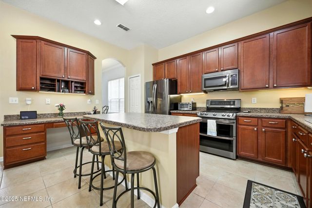 517 ROSERUSH Lane, Jacksonville, FL 32225