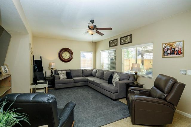 2365 Triumph Ct, Turlock, CA 95380