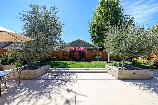 2365 Triumph Ct, Turlock, CA 95380