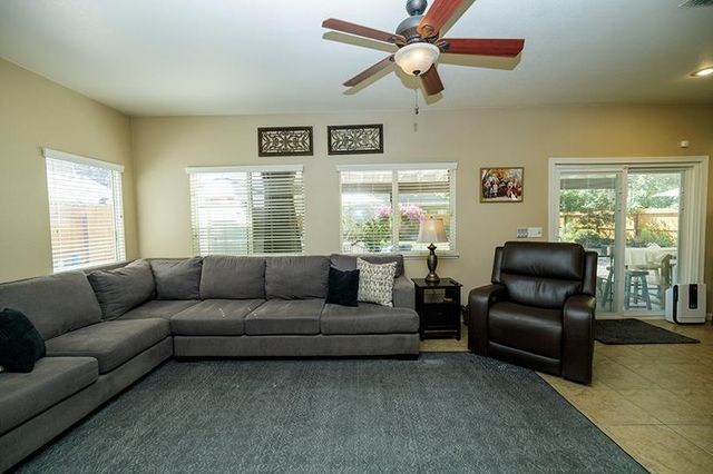 2365 Triumph Ct, Turlock, CA 95380