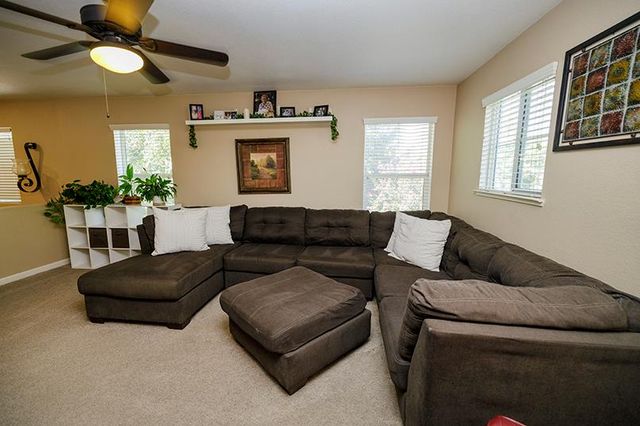 2365 Triumph Ct, Turlock, CA 95380