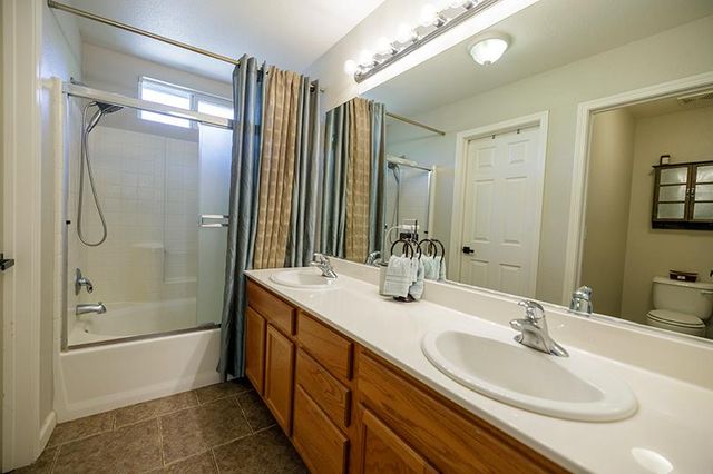 2365 Triumph Ct, Turlock, CA 95380