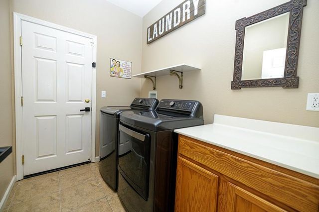 2365 Triumph Ct, Turlock, CA 95380