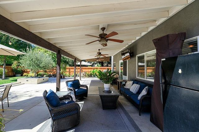 2365 Triumph Ct, Turlock, CA 95380