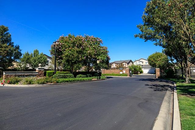 2365 Triumph Ct, Turlock, CA 95380
