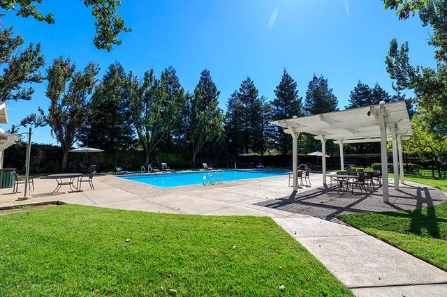 2365 Triumph Ct, Turlock, CA 95380