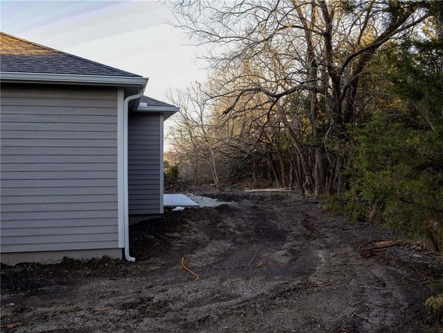 1134 Bluestem Circle, Baldwin City, KS 66006