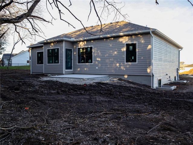 1134 Bluestem Circle, Baldwin City, KS 66006