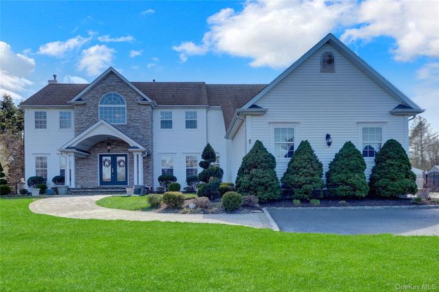 92 Sweetgum Lane, Miller Place, NY 11764