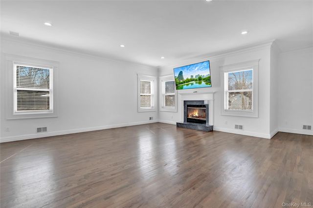 92 Sweetgum Lane, Miller Place, NY 11764
