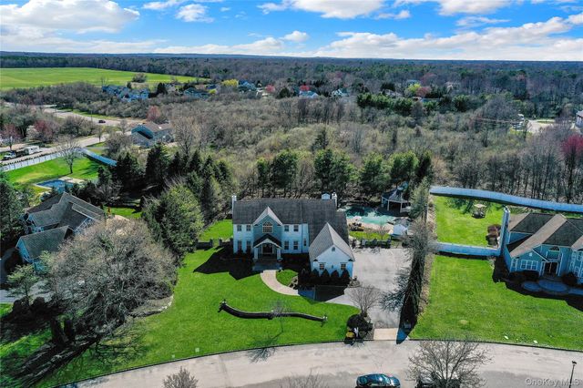 92 Sweetgum Lane, Miller Place, NY 11764