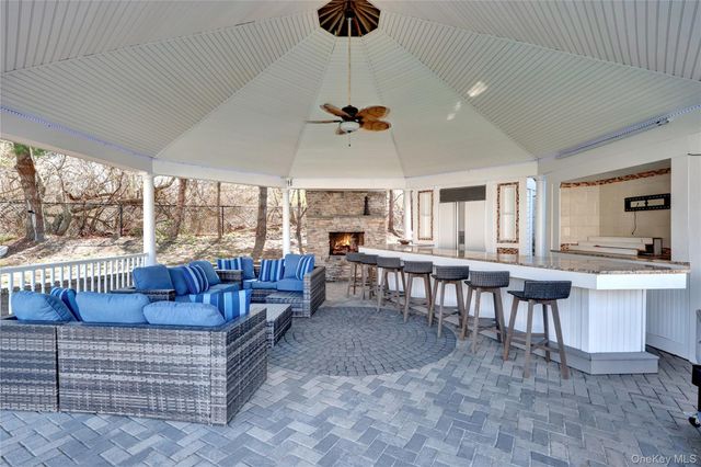 92 Sweetgum Lane, Miller Place, NY 11764