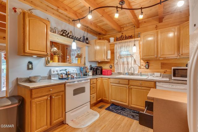 1121 Turkey Ridge Way, Seymour, TN 37865
